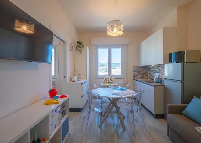 아파트 Babyaccommodation Family Panoramic Iv 피에트라리구레
